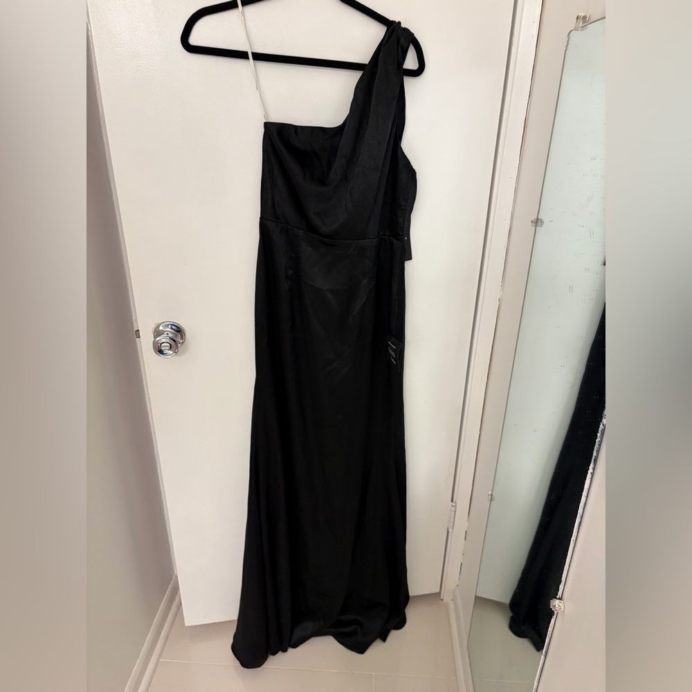 Lulu's Black One-Shoulder Evening Gown